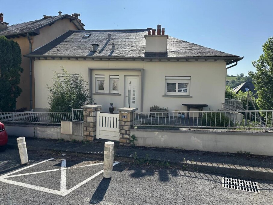 Casa de 9 habitaciónes en Aveyron, France No. 328179