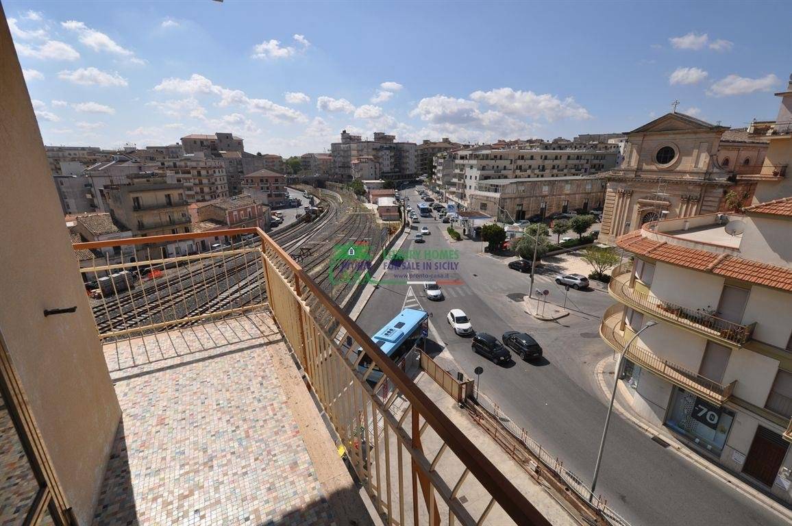 3 bedrooms Apartment in Ragusa, Italy No. 350870