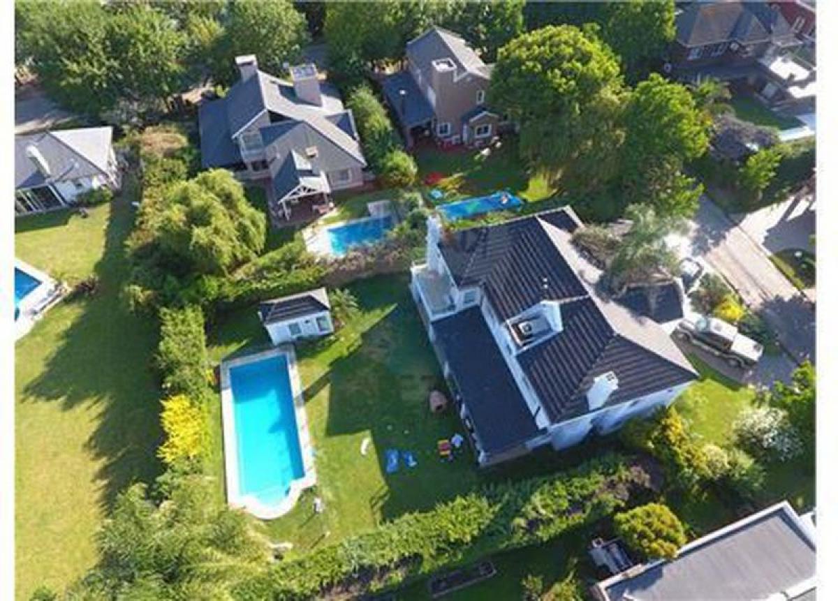 4 bedrooms House in Moreno, Argentina No. 102500