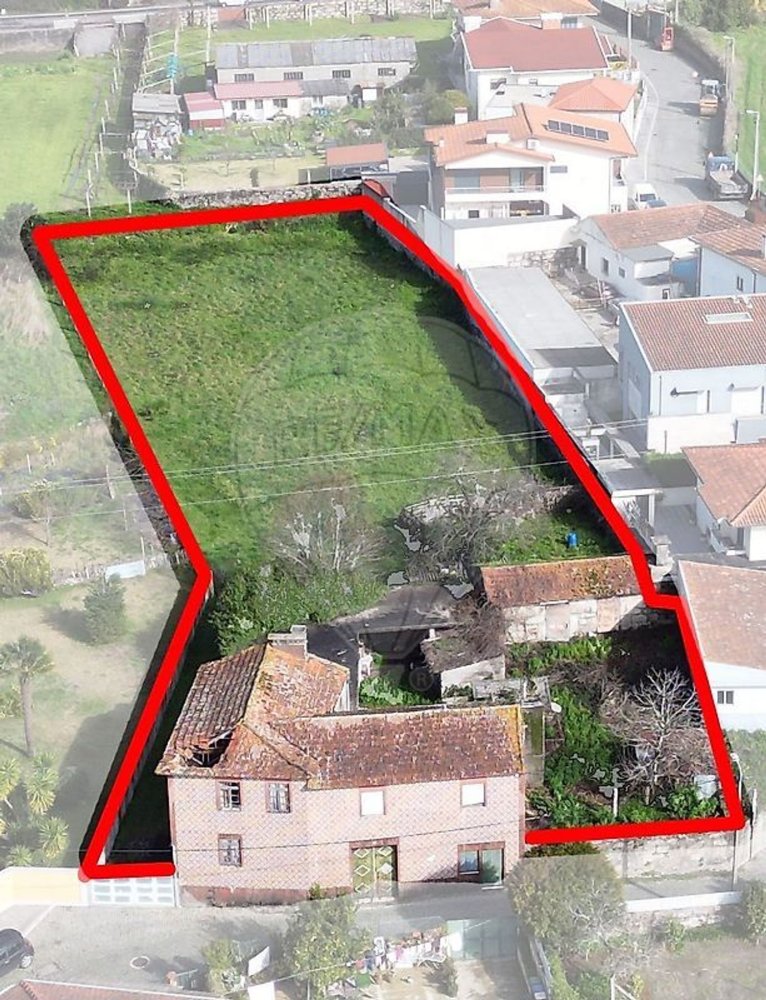 Casa de 5 dormitorios en Castelo da Maia, Portugal No. 251449