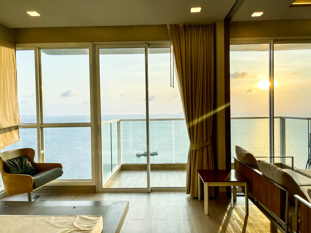 2 bedrooms Condo in Pattaya, Thailand No. 12032