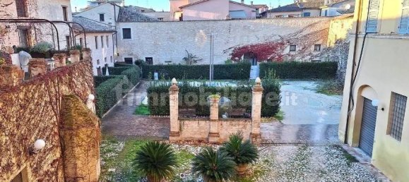 Apartamento T4 em Foligno, Italy N.º 270909 2
