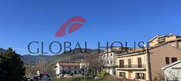 4غرفة فيلا في Montorio al Vomano, Italy رقم 28314 11