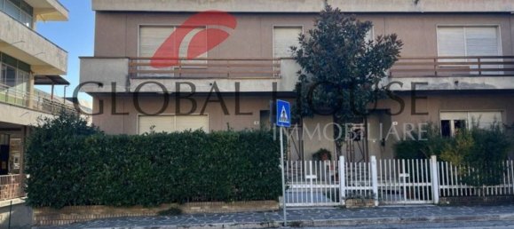 4غرفة فيلا في Montorio al Vomano, Italy رقم 28314 2