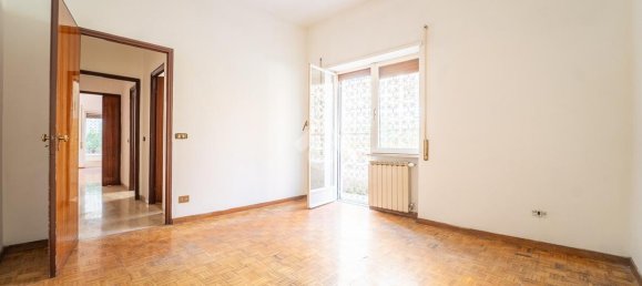 Квартира с 3 комнатами в Рим, Италия № 35970 23