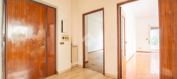 Квартира с 3 комнатами в Рим, Италия № 35970 2