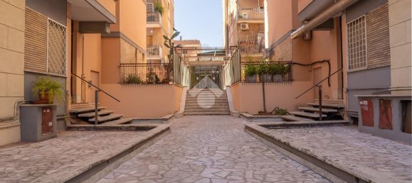 Квартира с 3 комнатами в Рим, Италия № 35970 34