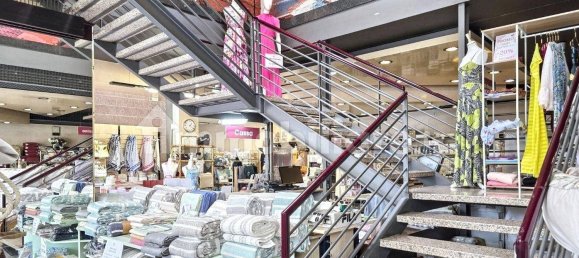 1913m² Commercial property in Arzignano, Italy No. 326167 2