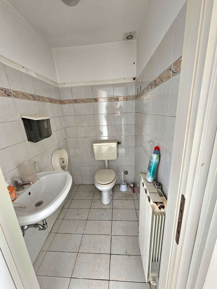 Imóvel comercial em Canegrate, Italy 40 m² N.º 79444