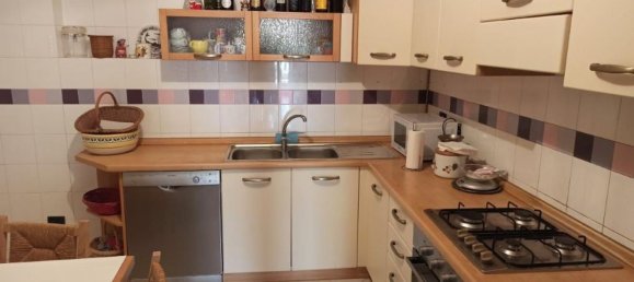 5 rooms Apartment in Massa, Italy No. 89501 4