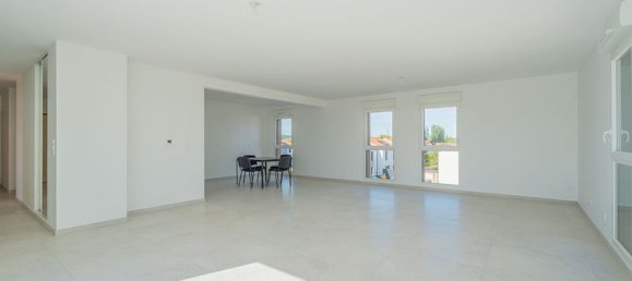 3 rooms Penthouse in Talange, France No. 77438 10