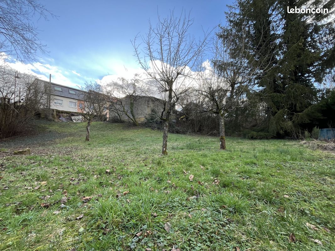 Terreno en Amneville, France 550 m² No. 214548