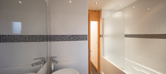 2 bedrooms Apartment in Morzine, France No. 1229 10