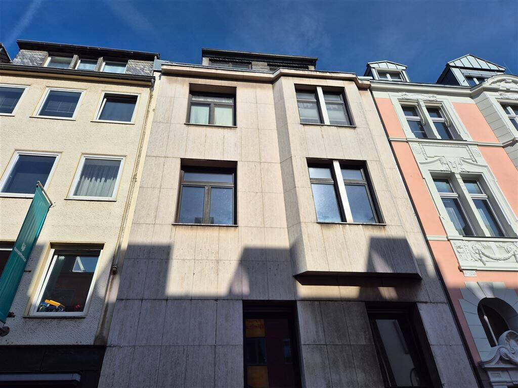 517m² Building in Cologne, Germany No. 371118