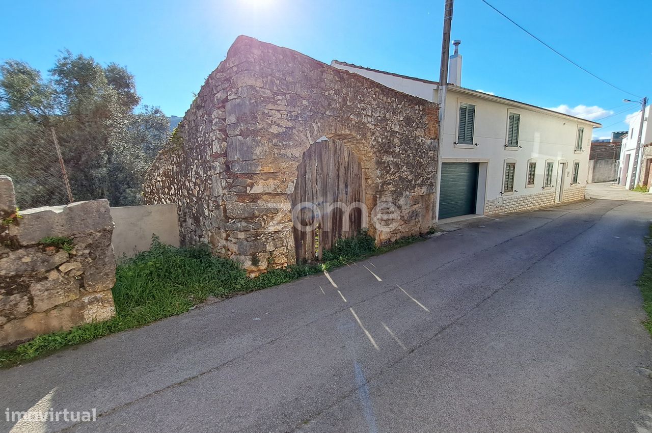 158m² Land in Mira de Aire, Portugal No. 85194