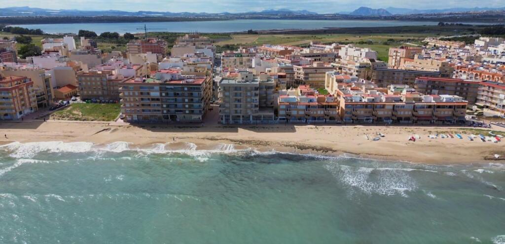 3 bedrooms Apartment in Torrevieja, Spain No. 94338