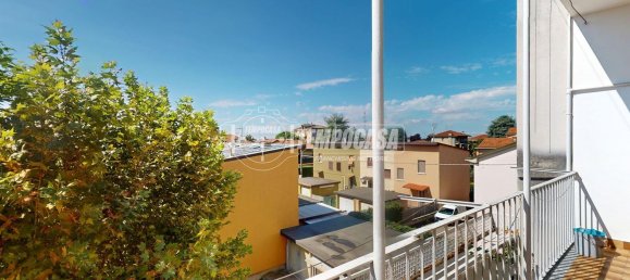 4 bedrooms Apartment in Verano Brianza, Italy No. 362188 8
