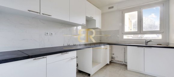 3 bedrooms Apartment in Saint-Cloud, France No. 166430 9