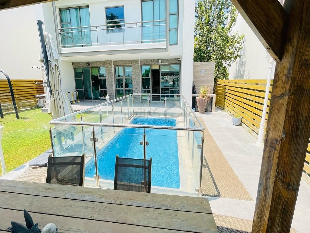 Villa de 5 dormitorios en Amwaj Islands, Bahrain No. 834