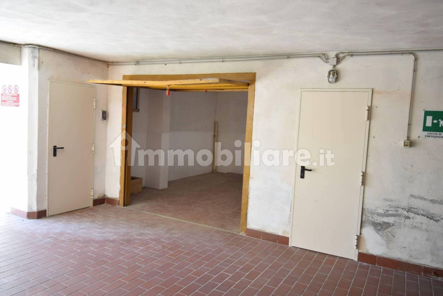 17m² Garage in Diano Marina, Italy No. 64219