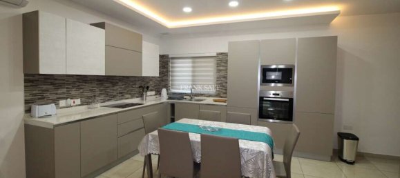 3 Schlafzimmer Wohnung in Luqa, Malta, Nr. 8059 4