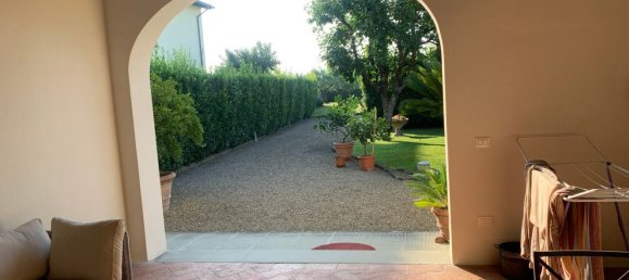 6 rooms House in Campi Bisenzio, Italy No. 271670 10