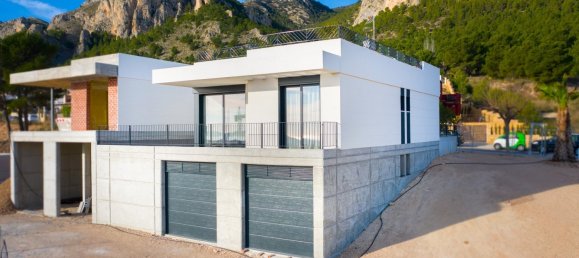 3 bedrooms Villa in Polop, Spain No. 14363 4