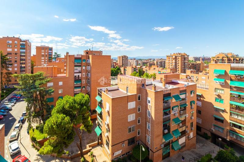 Apartamento de 3 dormitorios en Madrid, Spain No. 218582