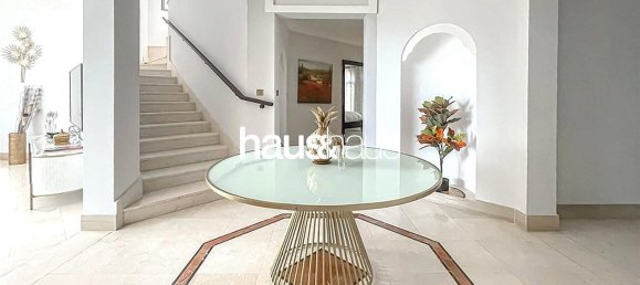 Villa de 4 dormitorios en Palm Jumeirah, UAE No. 100305 8