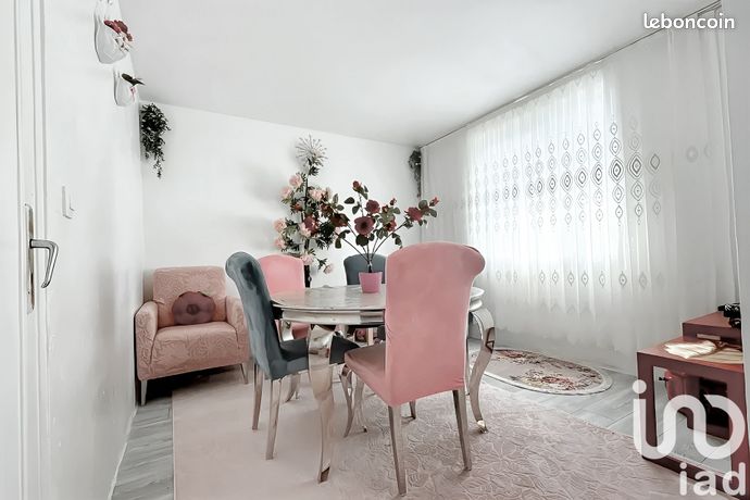 3 Schlafzimmer Wohnung in Clichy-sous-Bois, France, Nr. 311286