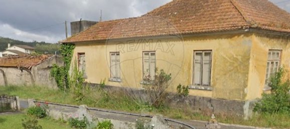 3 bedrooms House in Lourical, Portugal No. 37071 6