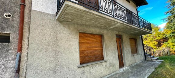 6 rooms House in Aviatico, Italy No. 179129 5