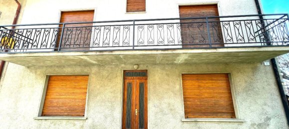 6 rooms House in Aviatico, Italy No. 179129 2