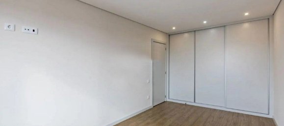 3 bedrooms Apartment in Porto, Portugal No. 105774 9