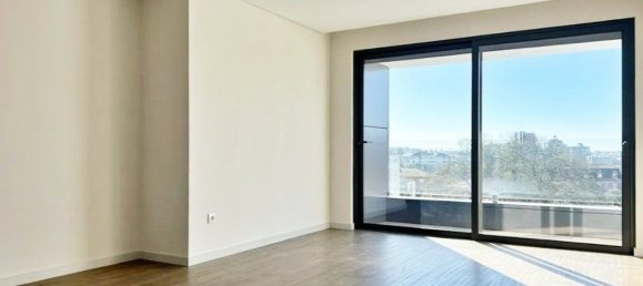 3 bedrooms Apartment in Porto, Portugal No. 105774 8