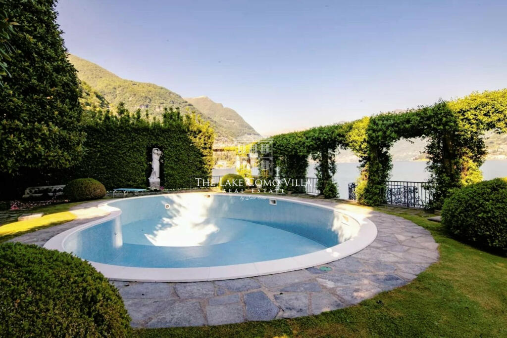 3 Schlafzimmer Wohnung in Moltrasio, Italy, Nr. 158981