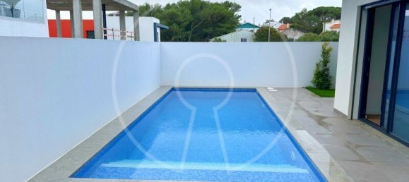 4 bedrooms Villa in Cascais, Portugal No. 132523 2