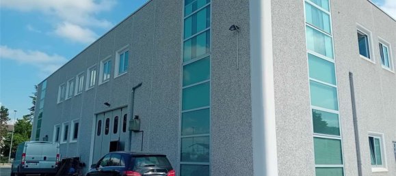 Entrepôt à Corridonia, Italy 600m² No. 74976 4