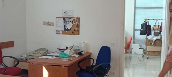 Entrepôt à Corridonia, Italy 600m² No. 74976 7