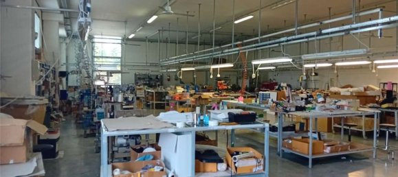 Entrepôt à Corridonia, Italy 600m² No. 74976 2