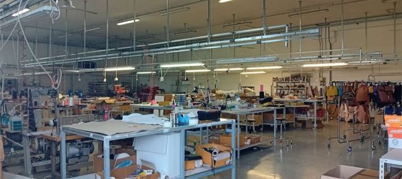 Entrepôt à Corridonia, Italy 600m² No. 74976 12