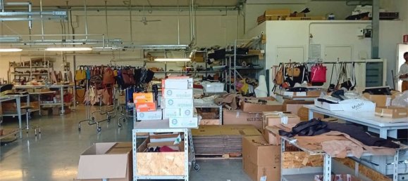 Entrepôt à Corridonia, Italy 600m² No. 74976 9