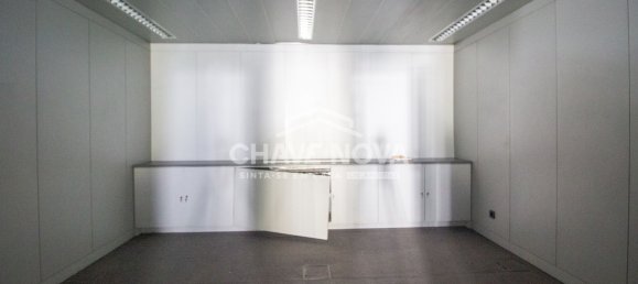 3254m² Commercial property in Porto, Portugal No. 51056 14