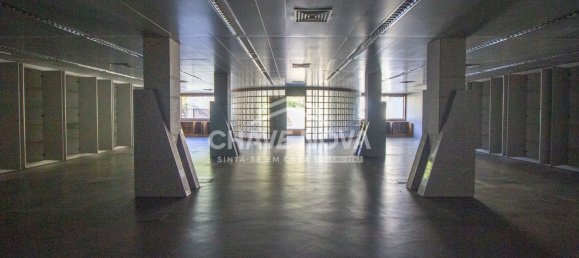 3254m² Commercial property in Porto, Portugal No. 51056 35