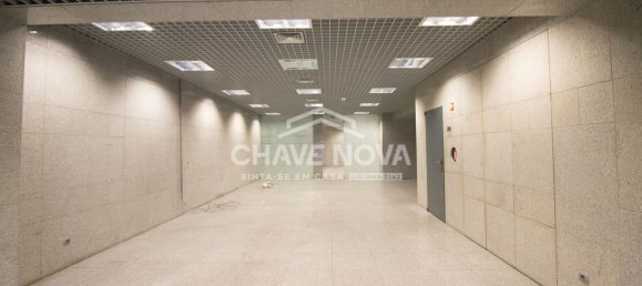 3254m² Commercial property in Porto, Portugal No. 51056 6