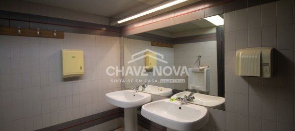 3254m² Commercial property in Porto, Portugal No. 51056 29