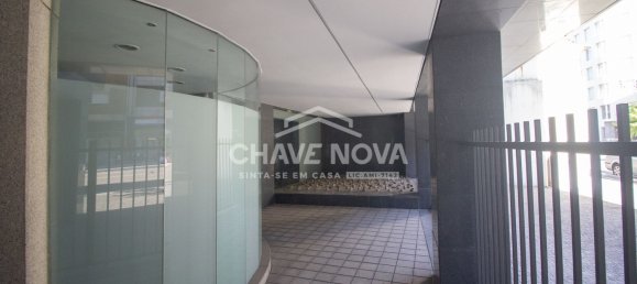 3254m² Commercial property in Porto, Portugal No. 51056 2