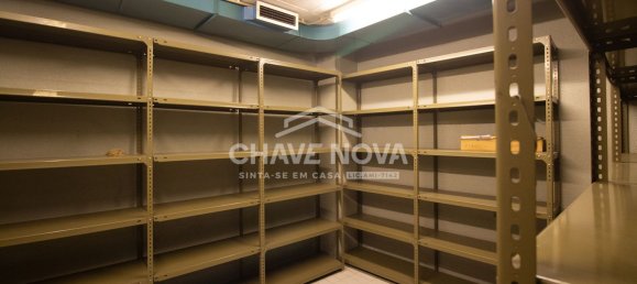 3254m² Commercial property in Porto, Portugal No. 51056 27