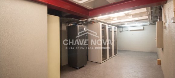 3254m² Commercial property in Porto, Portugal No. 51056 24