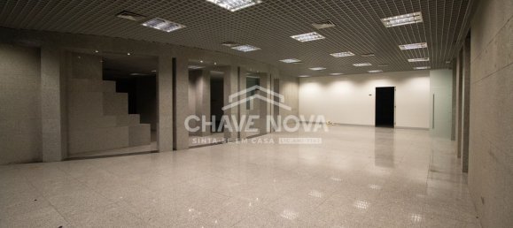 3254m² Commercial property in Porto, Portugal No. 51056 16